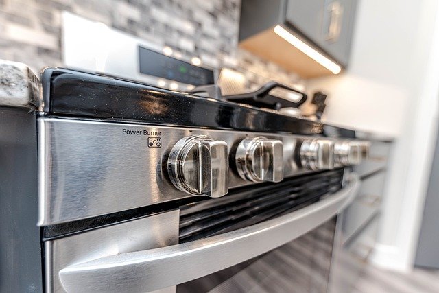 The main effect of oven cleaner on kitchen countertops